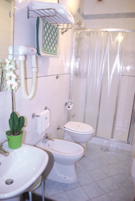 BAGNO GENERICO BAGNO GENERICO